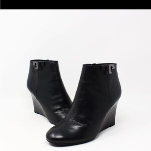 EUC Tory Burch Black Leather Lowell Boot Size 7